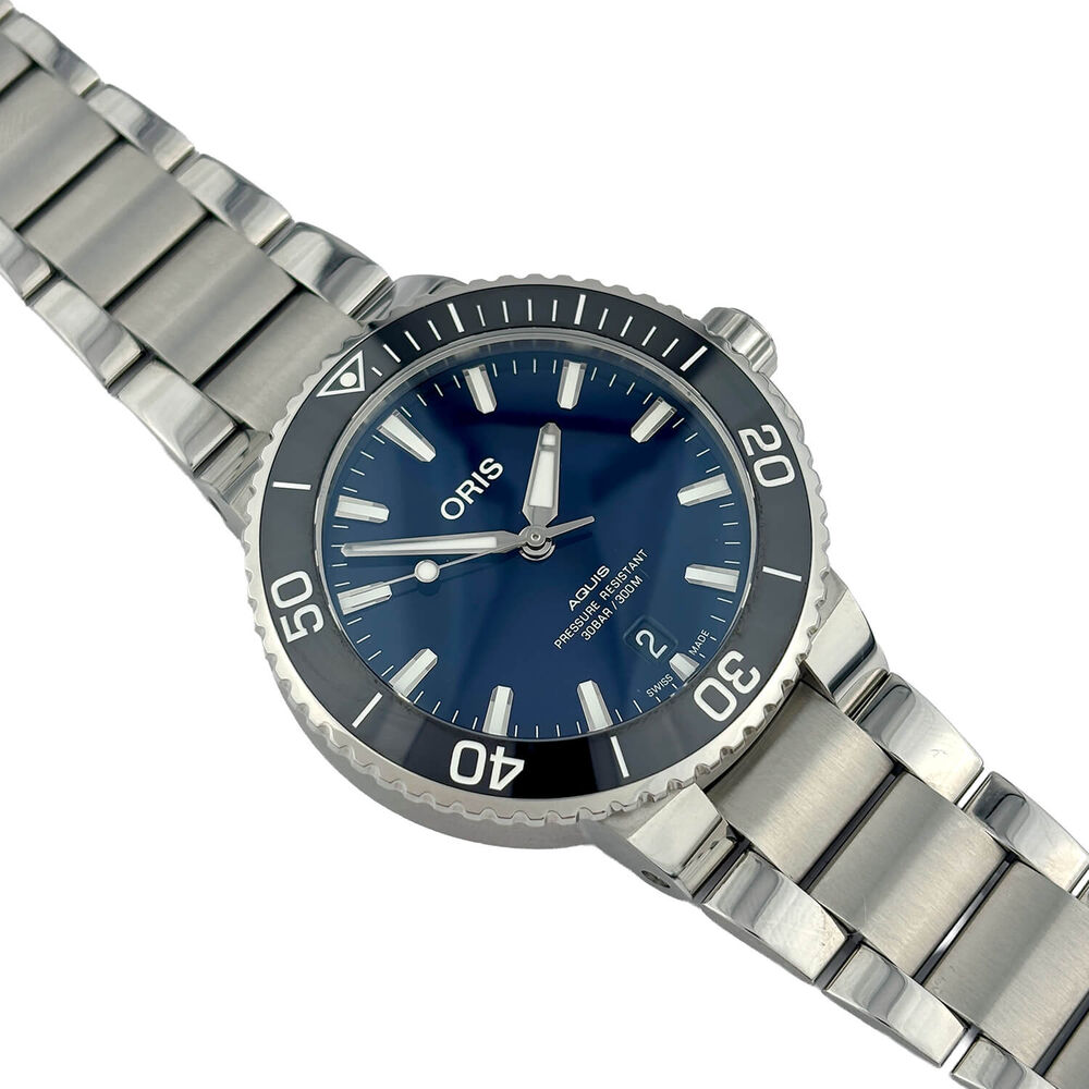 Pre-Owned Oris Aquis Date 39.5mm Blue Dial Steel Bracelet Watch