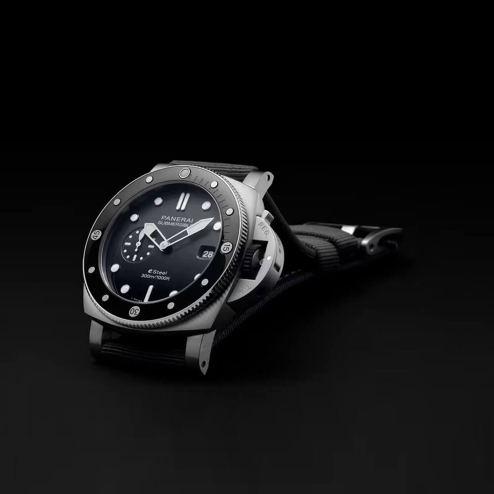 Panerai Submersible QuarantaQuattro ESteel™ Grigio Roccia 44mm Black Dial Strap Watch image number 3