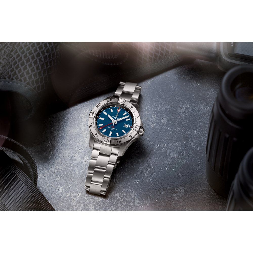Breitling Avenger Automatic GMT 44mm Blue Dial & Stainless Steel Bracelet Watch image number 2