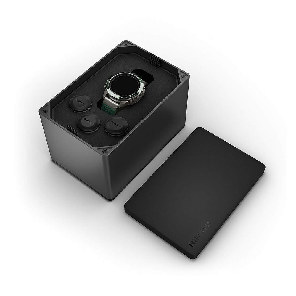 Garmin MARQ® Golfer (Gen 2) 46mm Titanium Case Green Ceramic Bezel Strap Watch image number 7
