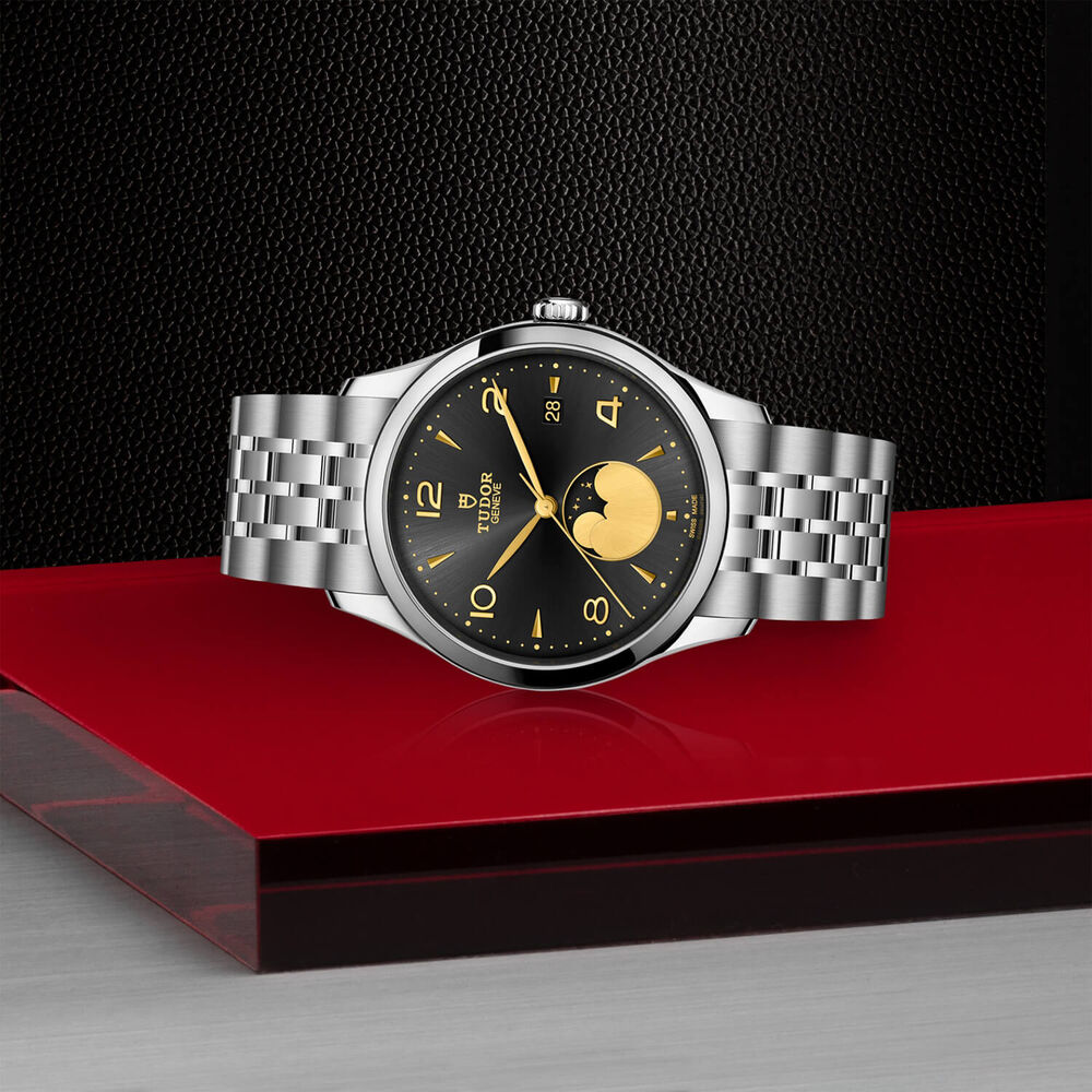 TUDOR 1926 Luna 39mm Champagne Dial Steel Bracelet Watch image number 3