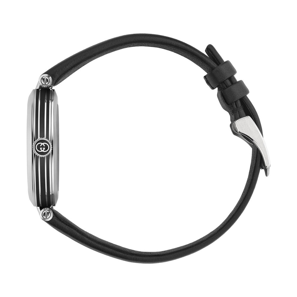 Gucci Model 2000 30mm Black Dial Leather Strap Watch