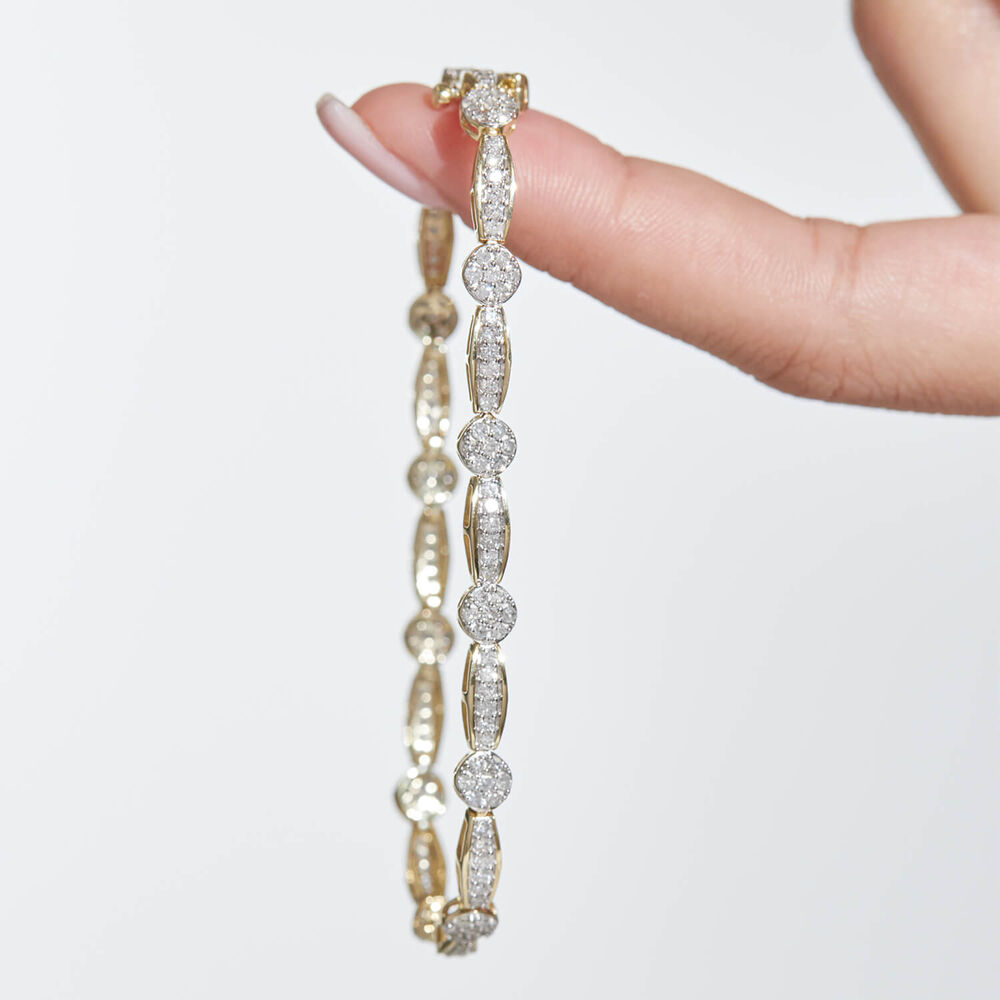 9ct Yellow Gold 1.96ct Diamond Cluster Bar Bracelet image number 4