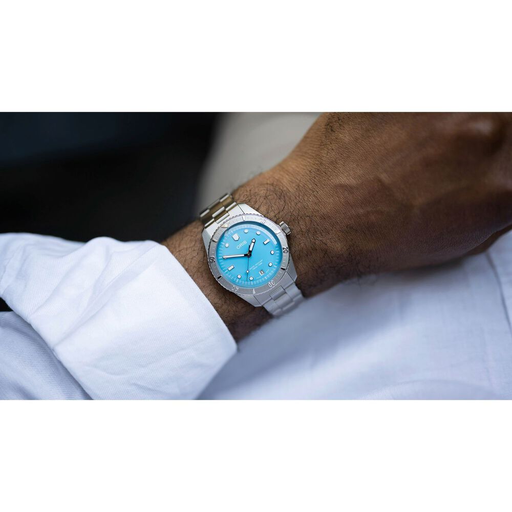 Divers Sixty-Five ‘Cotton Candy’ 38mm Blue Dial Steel Bracelet Watch image number 2