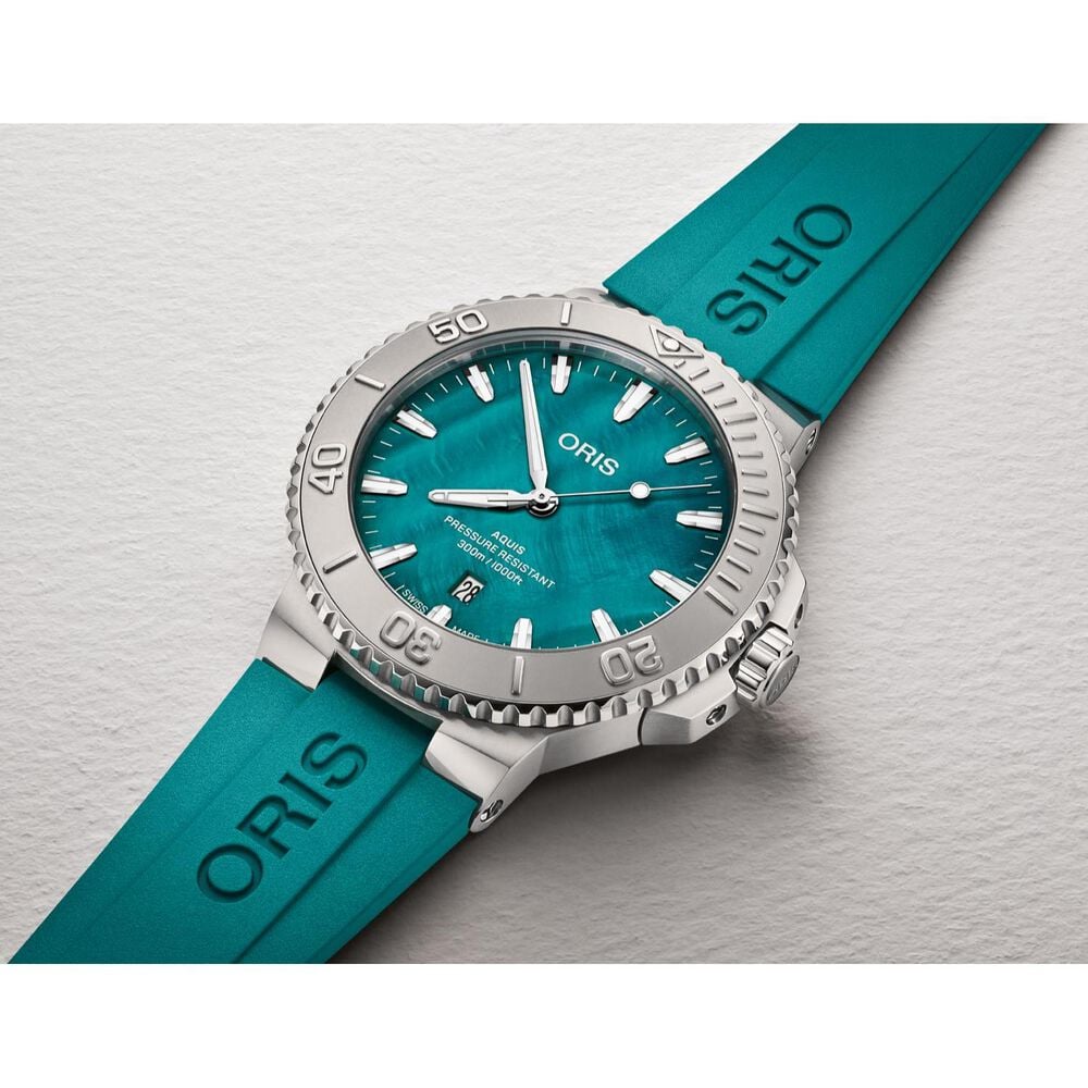 Oris Aquis New York Harbour Limited Edition II 43.5mm Aqua Green MOP Dial Watch image number 4
