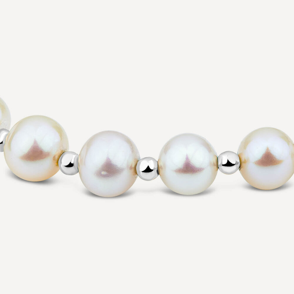 9ct White Gold 6-6.5mm Cultured Freshwater Pearl Beaded Bracelet image number 2