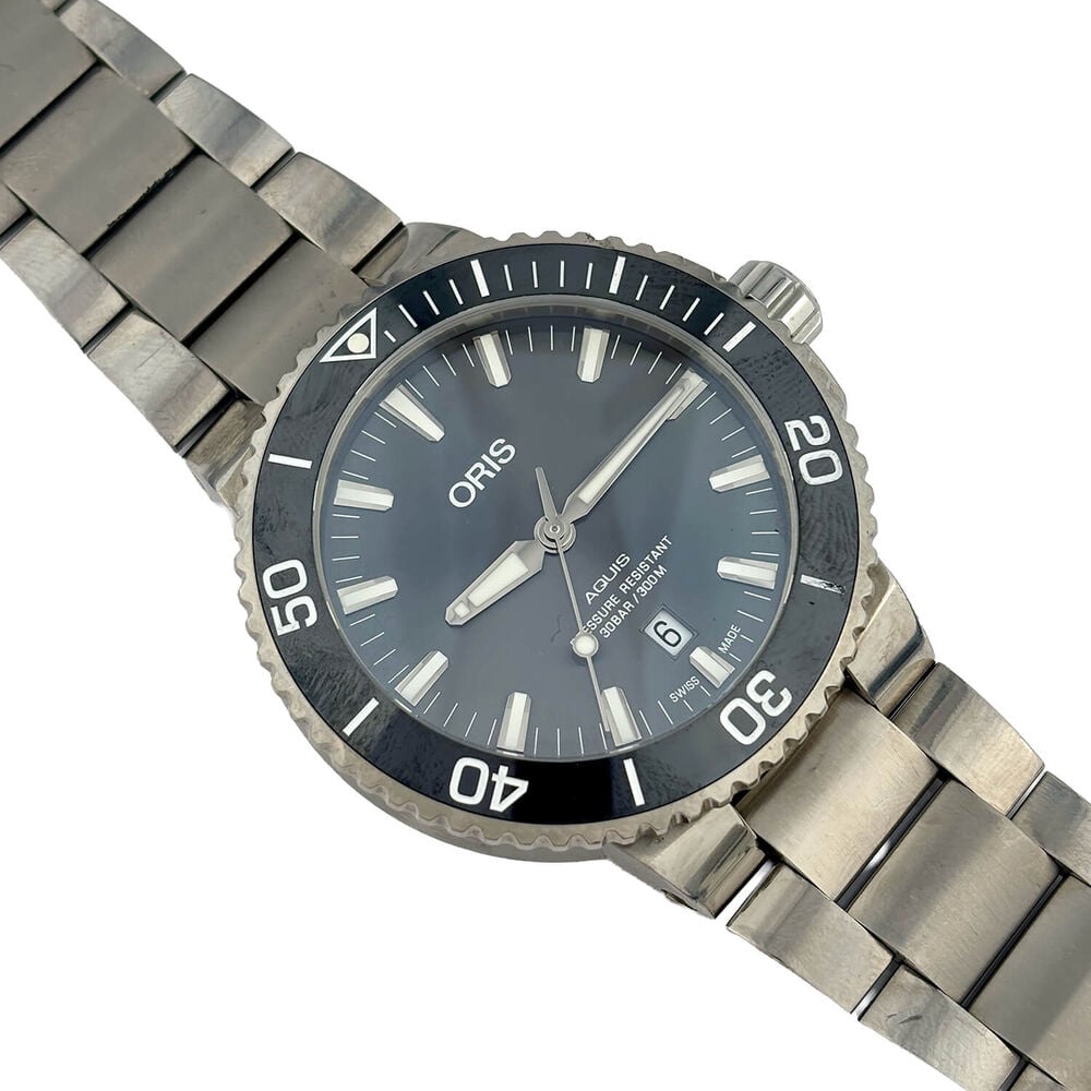 Pre-Owned Oris Aquis 43.5mm Silver Dial Titanium Bracelet Watch image number 1