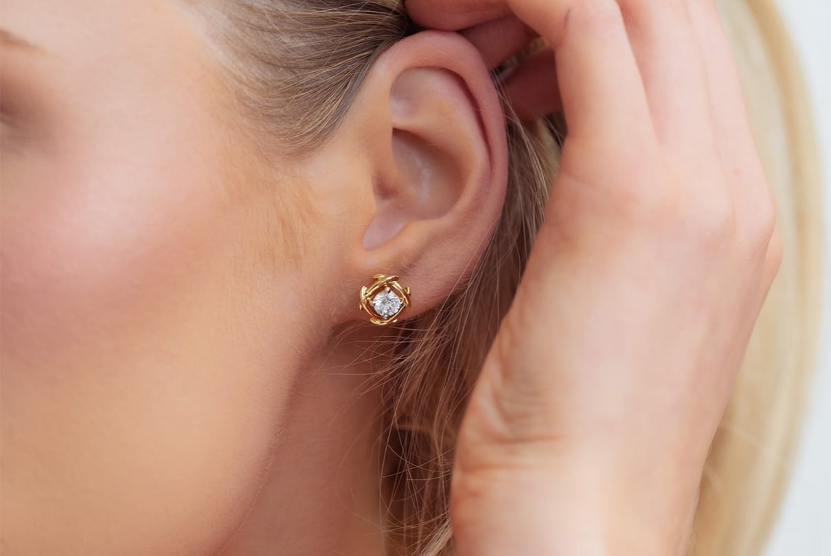 Enjoy 50% off the matching earrings when you purchase this pendant.